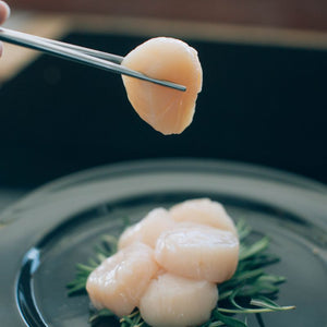 
                
                    Load image into Gallery viewer, Japanese Scallop Sashimi (1kg)
                
            